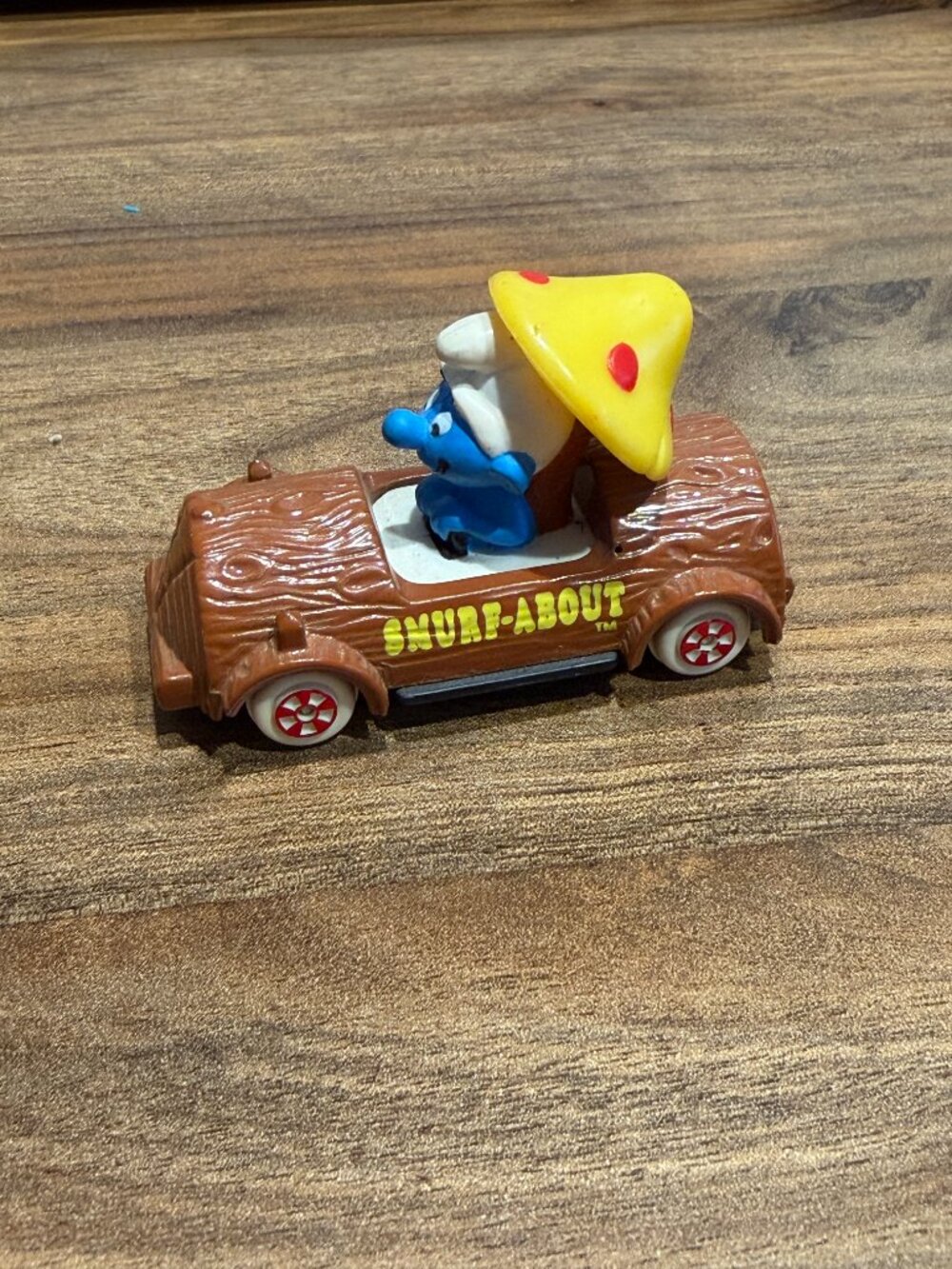 Vintage 1982 ERTL Smurfs Smurf-About #3 Die Cast Toy Car Peyo